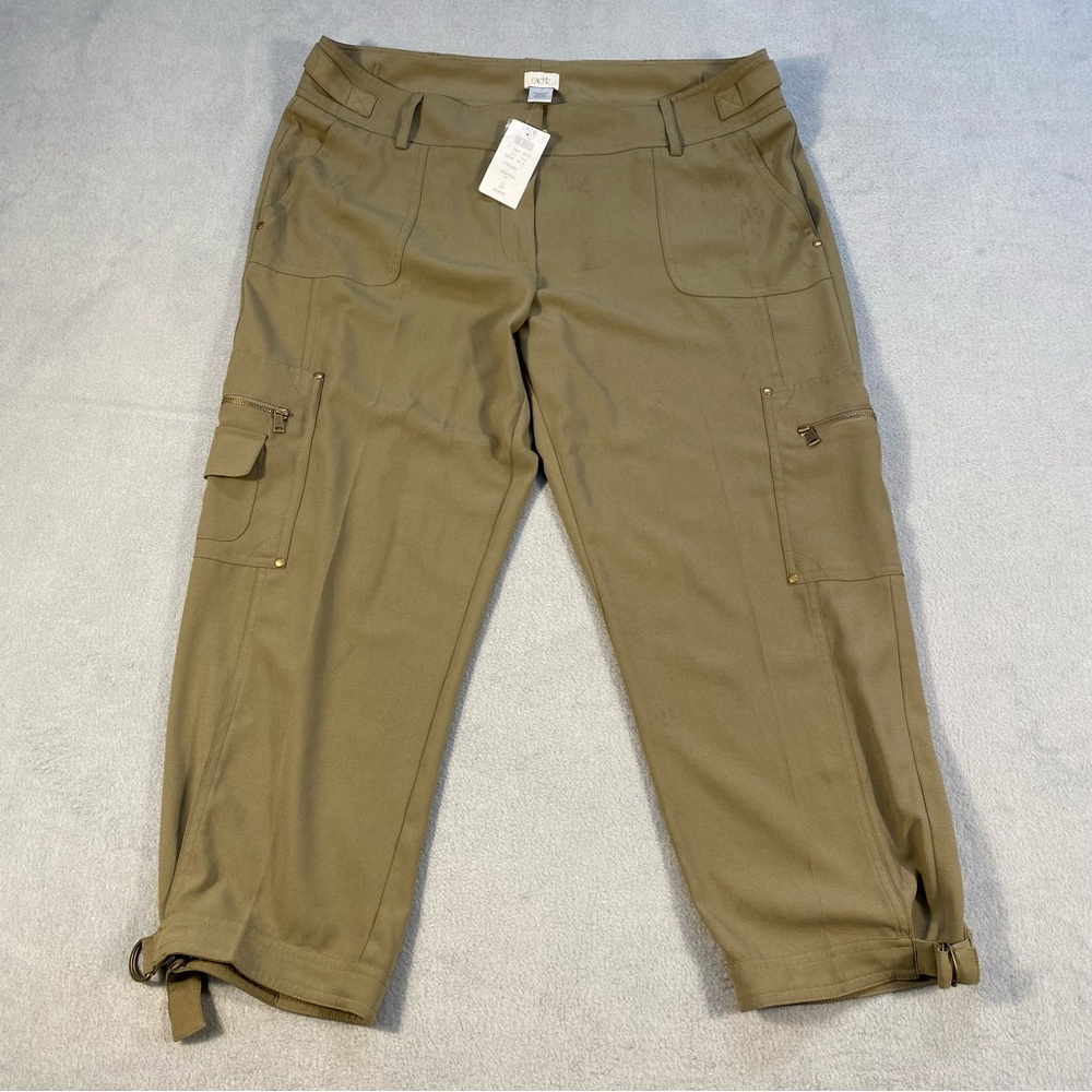Cache women’s Khaki/green utility cargo pants with adjustable waist and cuffs,12